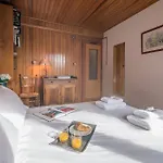 Montblanc Alpine & Sauna Retreat - Happy Chalet Chamonix