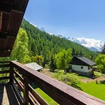 Chalet Montblanc Alpine & Sauna Retreat - Happy