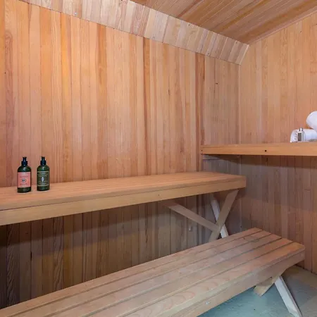 Chalet Montblanc Alpine & Sauna Retreat - Happy *