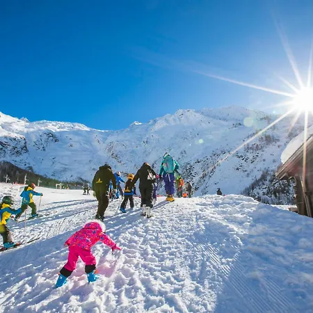 Chalet Montblanc Alpine & Sauna Retreat - Happy *