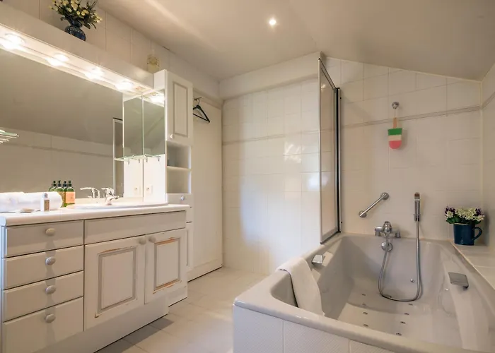 Montblanc Alpine & Sauna Retreat - Happy Chalet Chamonix